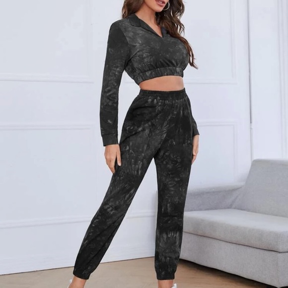 2 Piece Set Crop Pullover Hoodie & Sweatpants - Picture 2 of 3